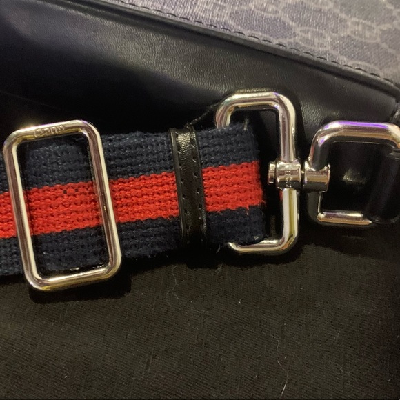 GG Black Small Messenger Bag - Picture 3 of 11